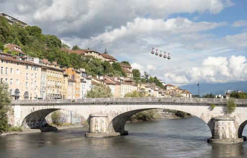 Grenoble ~ Ecole d’architecture ~ Grand-place