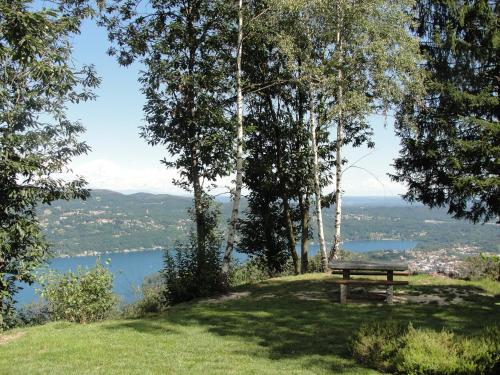 Skats, Villino Camparbino vista lago d orta in Madonna Del Sasso