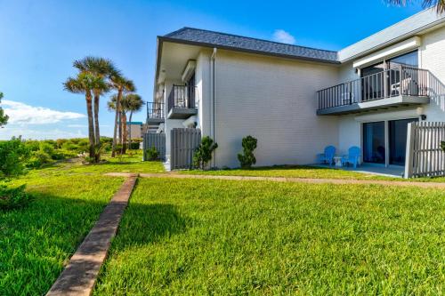 A szálláshely kívülről, Yellow Sunshine Oceanfront Townhouse, Private Balcony in Ponce Inlet (FL)