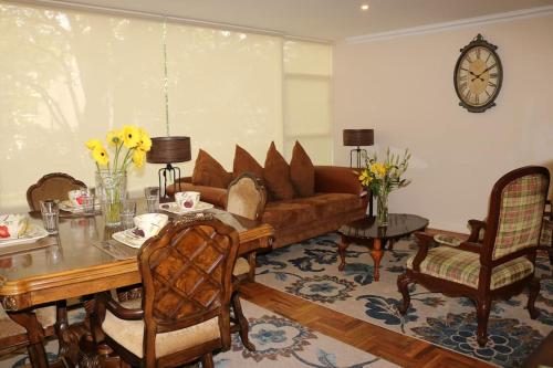 Luxurious & Chic 2 BR Apt Polanquito Lincon Park