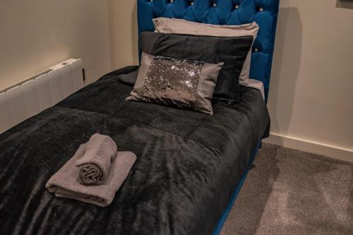 BV Comfy Spacious 3 Bedroom TownHouse At One Cliff Oak Leeds Perfect For Contractors