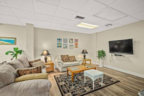 Cozy Ocean Condo with Pool Small Dog Friendly Cozy Ocean Condo with Pool Small Dog Friendly