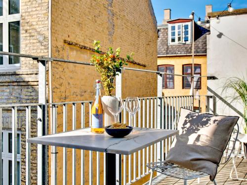 Leaves 1 - Charming Ap for 8 persons in Central Copenhagen