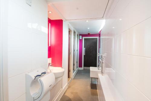 Shared room, mixed dormitory, 15 guests