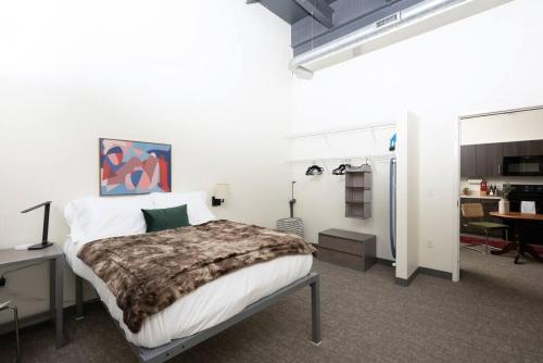 Flexhome Brewery District 2BR Apt EL2 in Milwaukee, USA