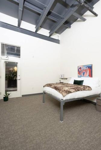 Flexhome Brewery District 2BR Apt EL2 in Milwaukee, USA
