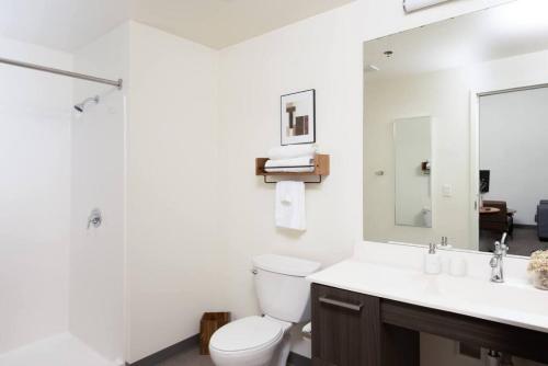 Flexhome Brewery District 2BR Apt EL2 in Milwaukee, USA