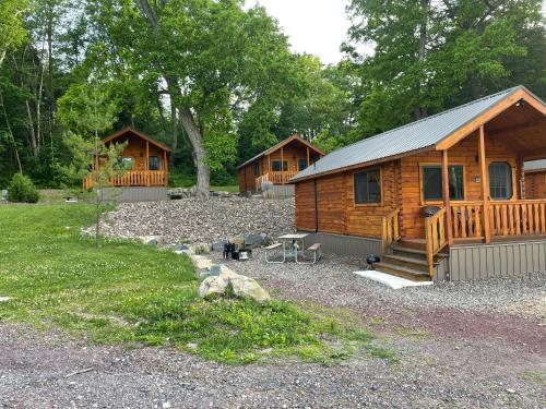 Lakewood Park Campground - Luxury Cabin