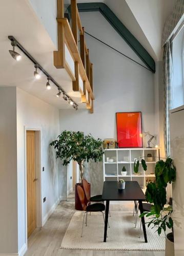 Unique Central Newark Double-Height Apartment