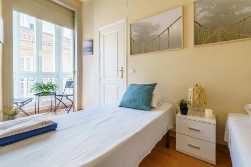 Bright two-bedroom apartment in the historic center