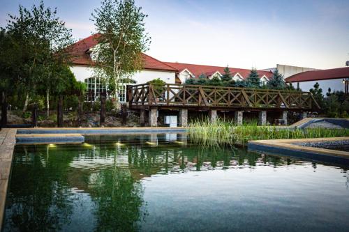 Вид, Santa Natura Resort & SPA in Жирардув