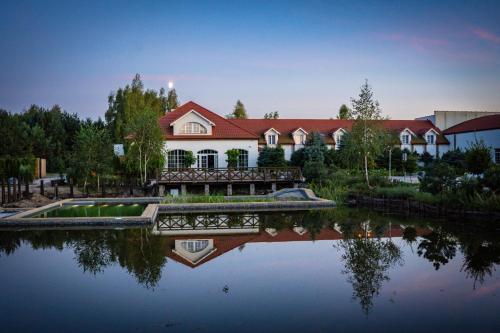 Зовнішній вигляд готелю, Santa Natura Resort & SPA in Жирардув