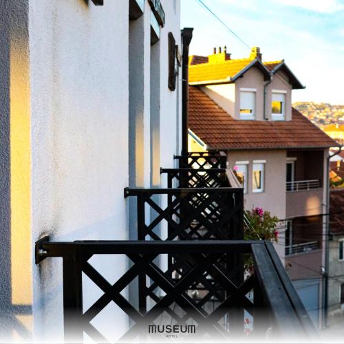 Išorė, Museum Hotel in Priština