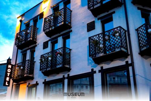 Išorė, Museum Hotel in Priština