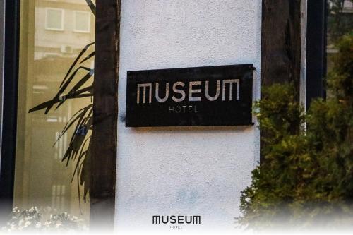 Patogumai, Museum Hotel in Priština