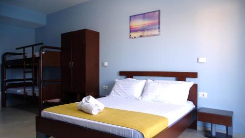 Hotel De Luna - image 14