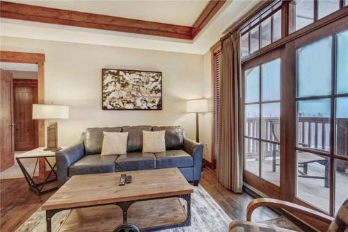 Luxury 1 Bedroom Ski In, Ski Out One Ski Hill Residence Located At The Base Of Peak 8 With Bowling Alley Onsite thumb 4