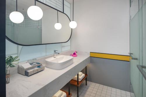 Funky Poolside Room