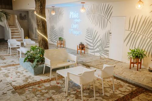 Ahava Hotel - image 5