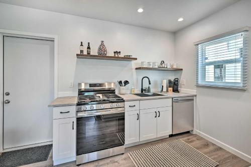 Stylish San Diego Apartment with Smart TV! in San Diego, USA