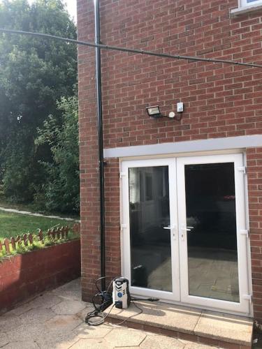 Belfast private room en-suite & own access - Tap to explore photos