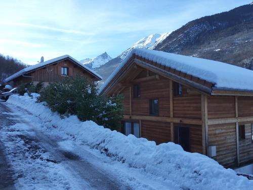 Votre appartement savoyard de 32m2 à proximité de la télécabine pour skier les 3 Vallées !