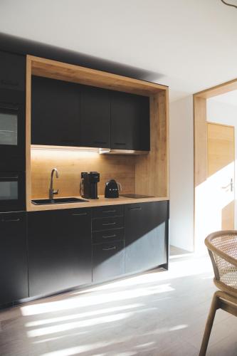 Konyha, La maison Balinaise in Neuville Bosc