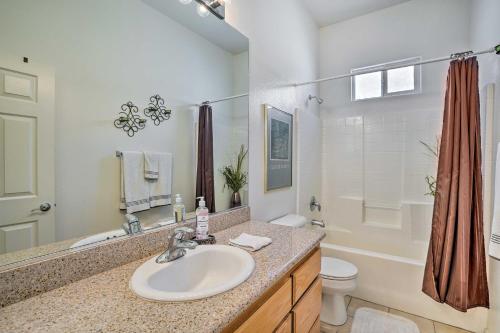 2 Mi to Coachella Indio Home with Fire Pit! 2 Mi to Coachella Indio Home with Fire Pit!