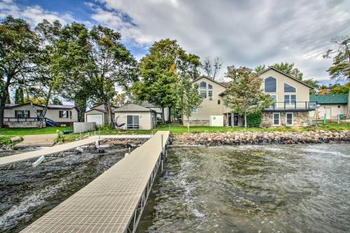 Delightful Isle Retreat with Boat Dock and Slip!