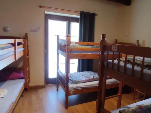 1 bunk bed