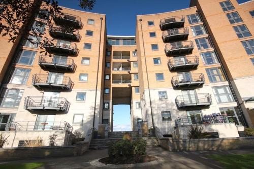 Luxury 1 Bed Room Flat Next To River
