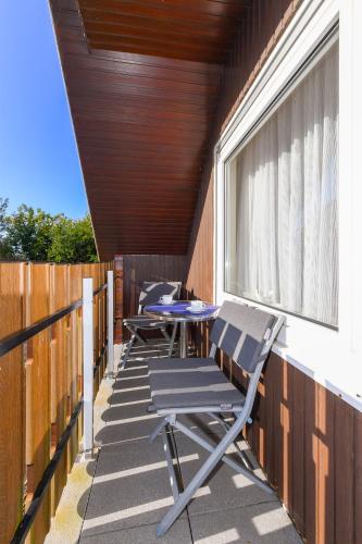One-Bedroom Apartment with Balcony