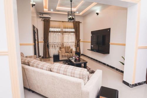 Exclusive 2 bedroom Service apartment in the heart of Owerri. in 奥韦里