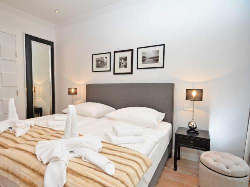 Apartment with Balcony image 10