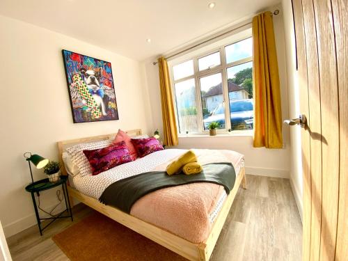 Picture of Brand New 2022 Beautiful & Stylish 2 Bedroom Apartment - 5 Minute Walk To The Best Beach - Great Loc