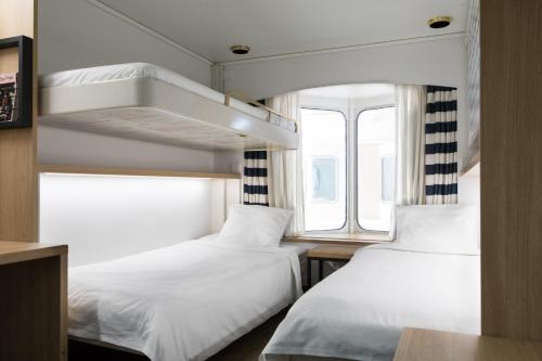 Guestroom, Silja Line ferry - Helsinki to Stockholm in Ullanlinna