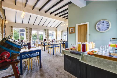 設施, 巴特徹恩旅館 (Butterchurn Guest House) in 奧特本