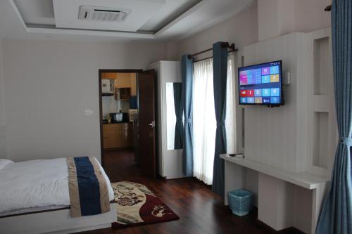 DELUXE APARTMENT