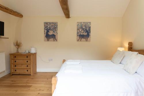 Lovely 1-bed studio & bathroom in converted barn near Newark Show-Ground in Stapleford