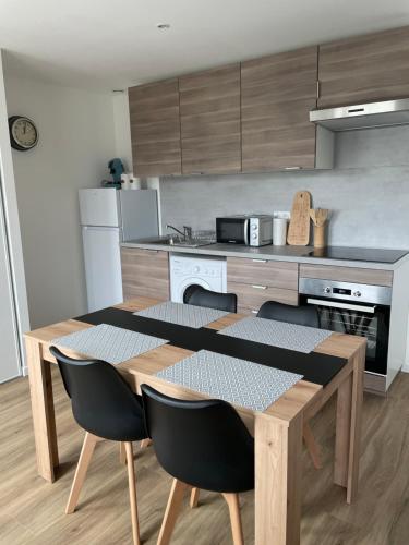 Résidence Pelloutier Appartement F - Location saisonnière - Vénissieux