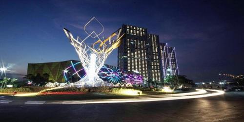 Exterior view, Grand Kamala Lagoon Standar Room Emerald by 21 Room Netflix in Bekasi