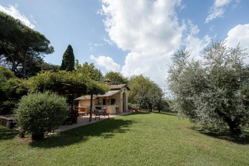 White Elegant and Charming Country House near Rome in 羅卡迪帕帕
