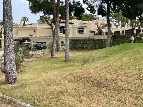 tuin, Quinta do Lago 2-Bed Apartment - Golf Pool & Ac in Santa Barbara de Nexe