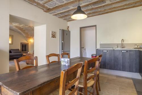 Létesítmények, La baronne in Saint Hilaire D'Ozilhan