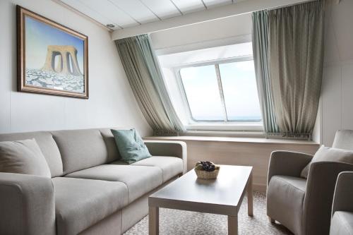Tallink ferry - Baltic Queen Tallinn to Stockholm, Tallinn (photo 9)