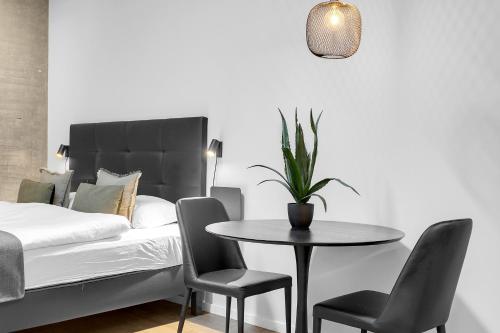 Studio with Sofa Bed image 10