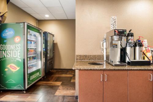 Days Inn by Wyndham Baltimore South/Glen Burnie - image 11
