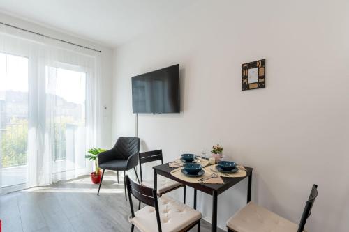 New Blue Danube Apartment with Balcony and Parking - Tap to explore photos