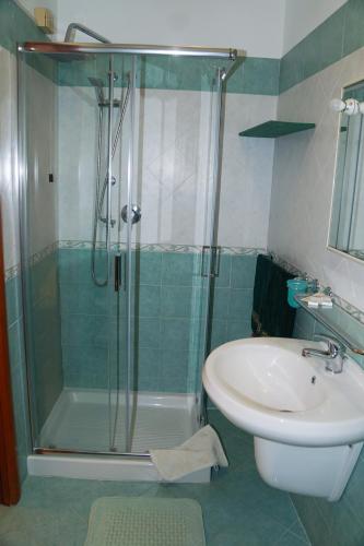 Double Room with Private Bathroom image 6