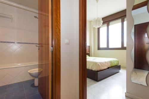 FIBES con parking gratis. Apartamento Sevilla Este.